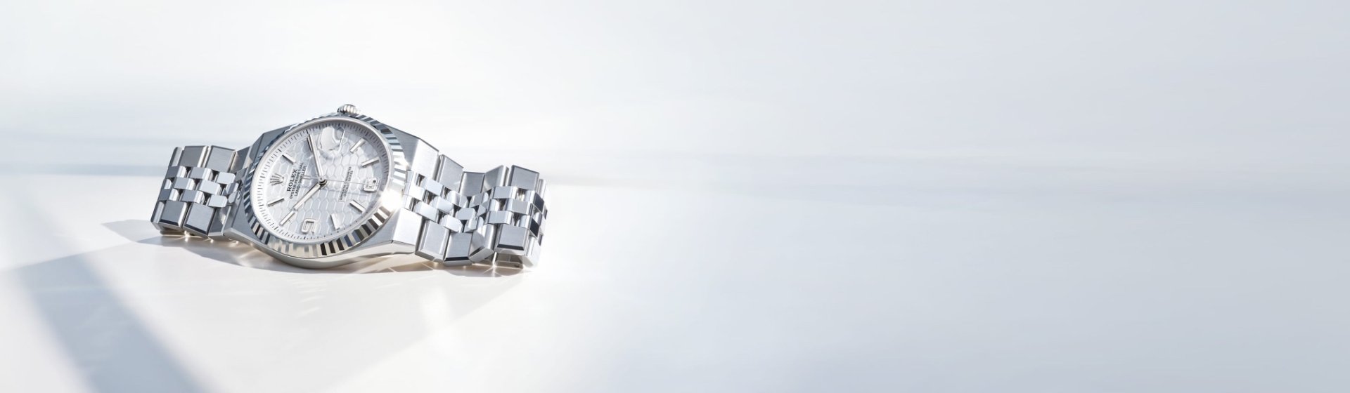 rolex land-dweller m127334-0001 rvb 2000x583